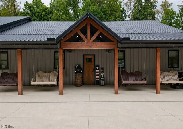 Photo 1 of Single family home for sale at 6168 Se Buckeye Holw Rd, Uhrichsville, OH 44683 | MLS# 5230030 | Listing updated on 2026-09-15