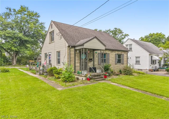 1st image of 178 S Edgehill Ave, Austintown, OH 44515 | MLS# 5230255