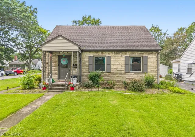 2nd image of 178 S Edgehill Ave, Austintown, OH 44515 | MLS# 5230255