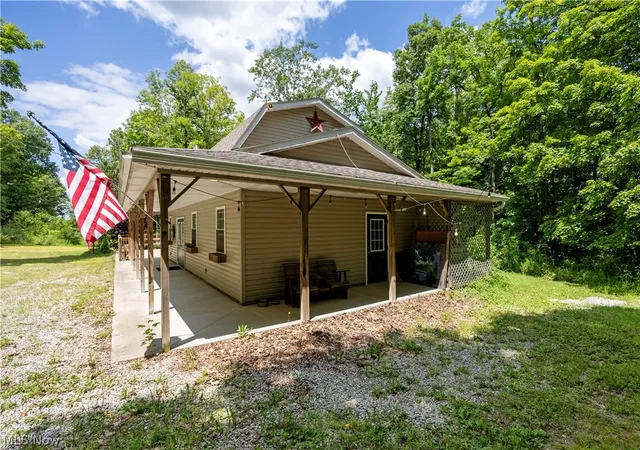 Photo 3 of Sale Pending at 612 Township Rd 700, Ashland, OH 44805 | MLS# 5230889 | Listing updated on 2026-08-29