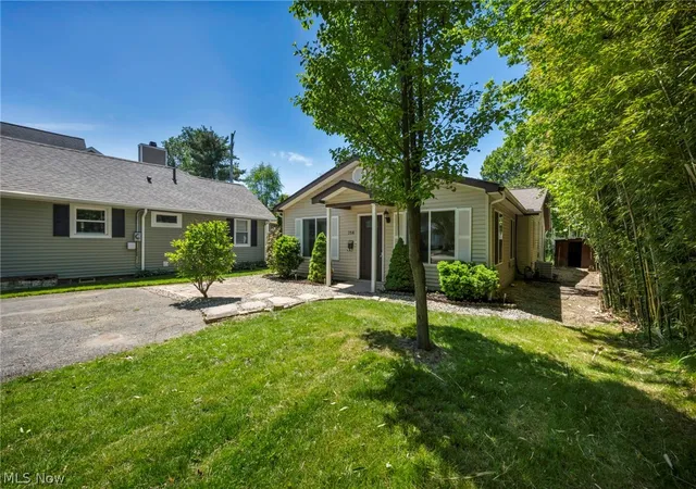 Photo 3 of Single family home for sale at 350 Kenilworth Rd, Bay Village, OH 44140 | MLS# 5230613 | Listing updated on 2026-08-26