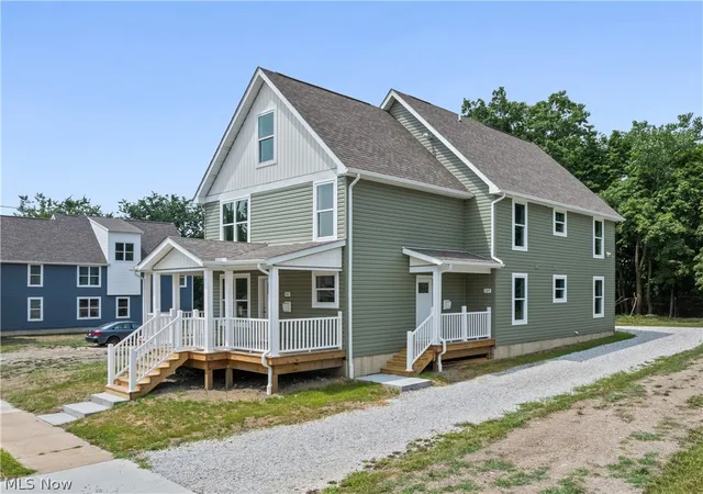 2nd image of 747 749 Excelsior, Akron, OH 44306 | MLS# 5230929