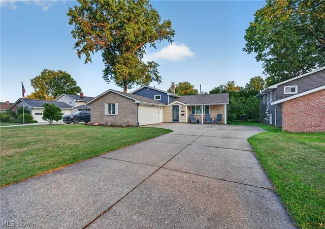 Photo 1 of Single family home for sale at 25077 Deerfield Dr, North Olmsted, OH 44070 | MLS# 5230943 | Listing updated on 2026-07-27