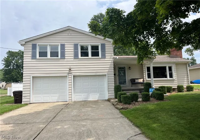 Photo 1 of Single family home for sale at 6301 Apache Ln, Youngstown, OH 44514 | MLS# 5230950 | Listing updated on 2026-08-24