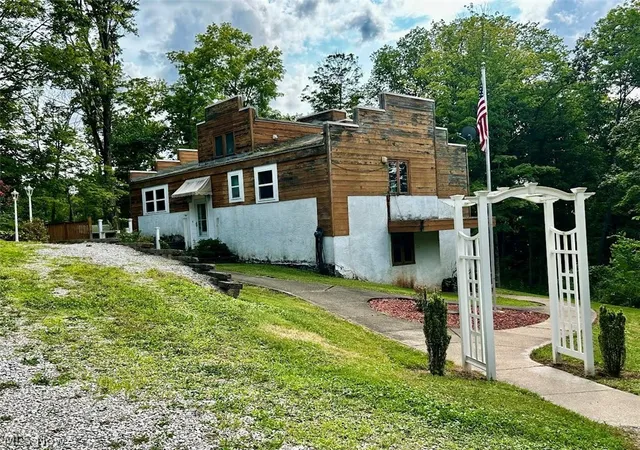 Photo 3 of Single family home for sale at 1785 Mitchells Ln, Marietta, OH 45750 | MLS# 5230952 | Listing updated on 2026-08-25