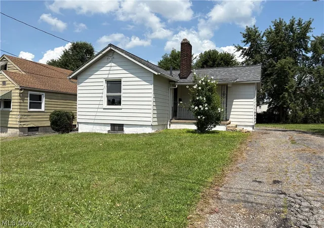 Single family home for sale at 346 Plymouth Ave, Girard, OH 44420 | MLS# 5230971