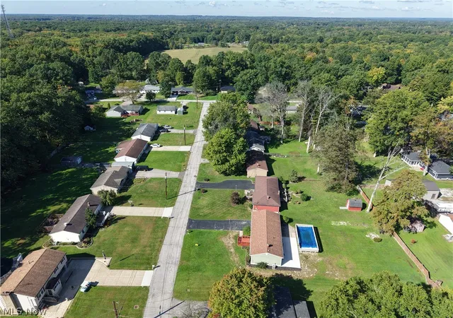 Photo 3 of Single family home for sale at 17964 Glendale Ave, Lake Milton, OH 44429 | MLS# 5229163 | Listing updated on 2026-10-05