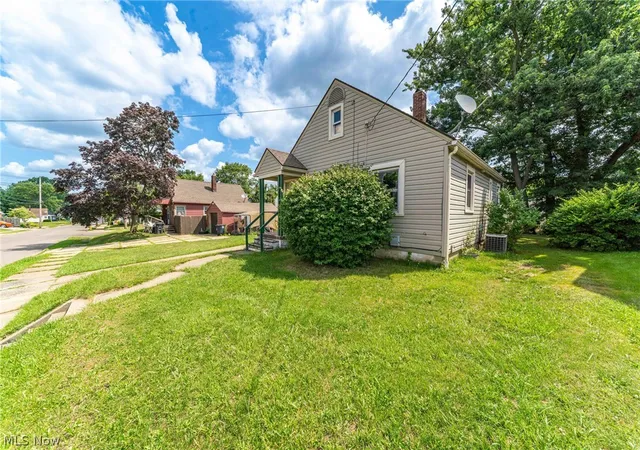 4th image of 1347 Hammel St, Akron, OH 44306 | MLS# 5230993