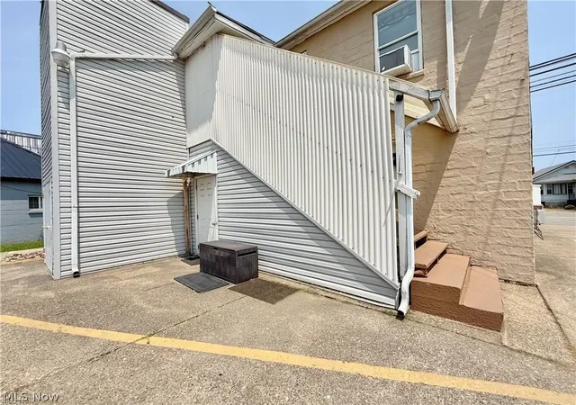 2nd image of 2007 Washington Blvd, Belpre, OH 45714