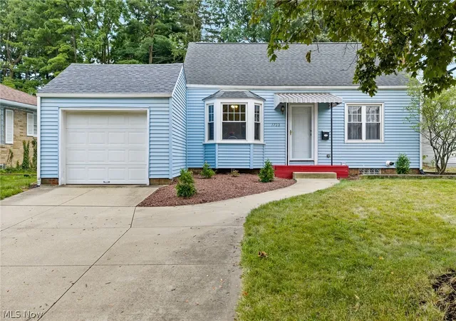 Photo 2 of Sale Pending at 1722 39th Street Nw, Canton, OH 44709 | MLS# 5229700 | Listing updated on 2026-07-29