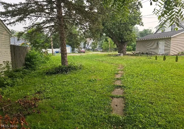 Photo 3 of Single family home for sale at 355 12th, Elyria, OH 44035 | MLS# 5230047 | Listing updated on 2026-09-25