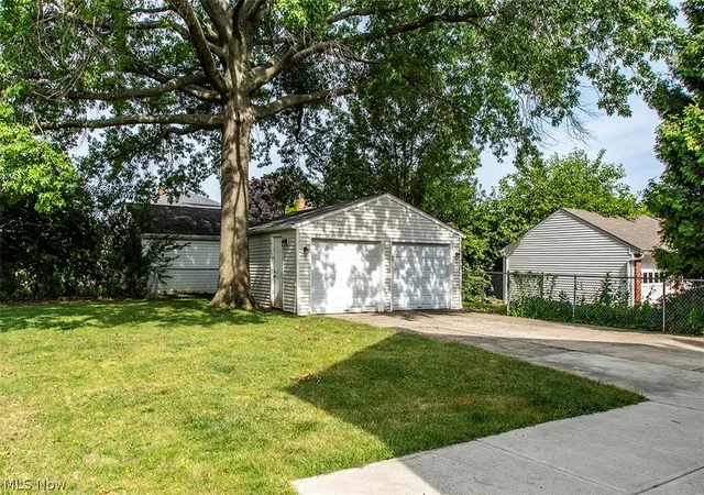 5th image of 2300 Lakeview Ave, Rocky River, OH 44116 | MLS# 5225190
