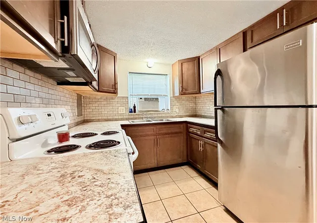5th image of 1601 Hill St, Belpre, OH 45714 | MLS# 5230996