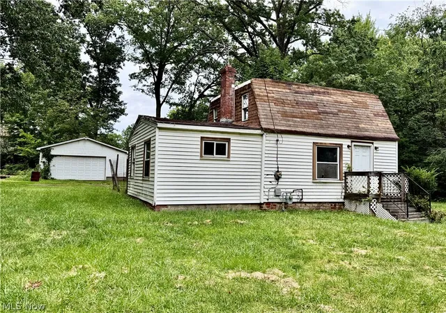 Photo 1 of Sale Pending at 3275 Crestview Ave, Warren, OH 44484 | MLS# 5230926 | Listing updated on 2026-08-19