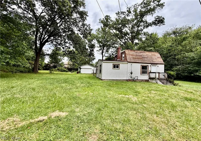 Photo 2 of Sale Pending at 3275 Crestview Ave, Warren, OH 44484 | MLS# 5230926 | Listing updated on 2026-08-19