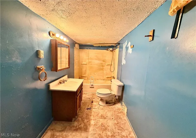 Photo 8 of Sale Pending at 3275 Crestview Ave, Warren, OH 44484 | MLS# 5230926 | Listing updated on 2026-08-19