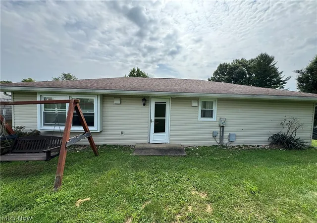 5th image of 110 Locust Dr, Barnesville, OH 43713 | MLS# 5230905