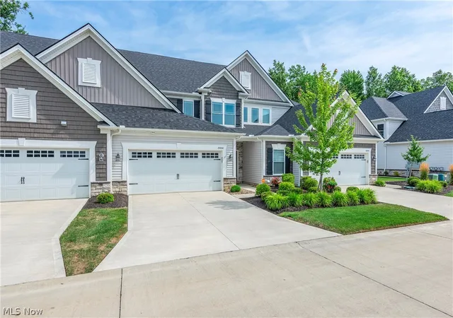 Photo 2 of Condo for sale at 32040 Tuscan Ln, Avon Lake, OH 44012 | MLS# 5231000 | Listing updated on 2026-08-13