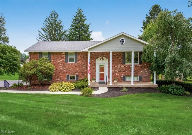 Photo 1 of Sale Pending at 2700 Stanway Dr, Zanesville, OH 43701 | MLS# 5229986 | Listing updated on 2026-10-06