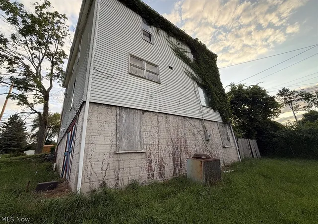 Photo 3 of Single family home for sale at 109 E North St, Cadiz, OH 43907 | MLS# 5230900 | Listing updated on 2026-09-24