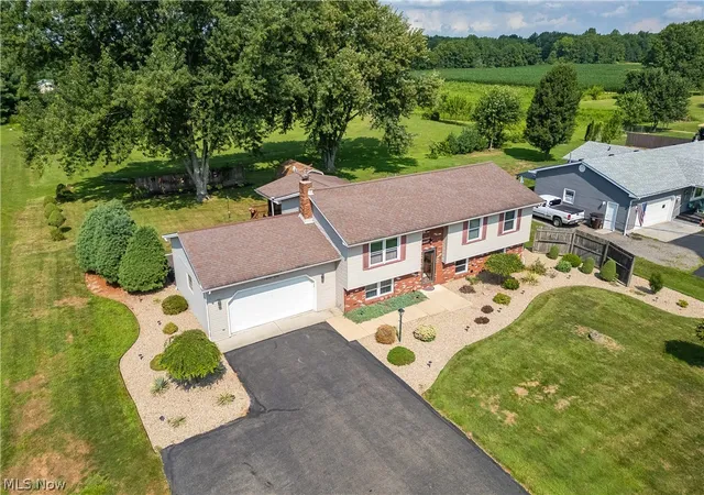 Photo 3 of Single family home for sale at 4319 Ridge Rd, Cortland, OH 44410 | MLS# 5230319 | Listing updated on 2026-10-07
