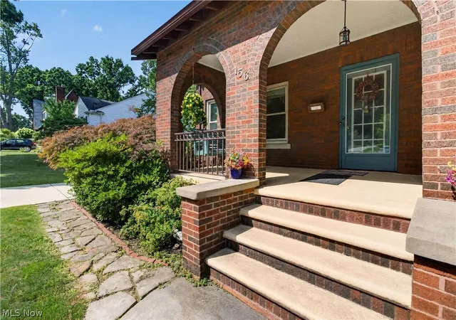 Photo 5 of Single family home for sale at 156 Woodhill Dr, Amherst, OH 44001 | MLS# 5230989 | Listing updated on 2026-08-21