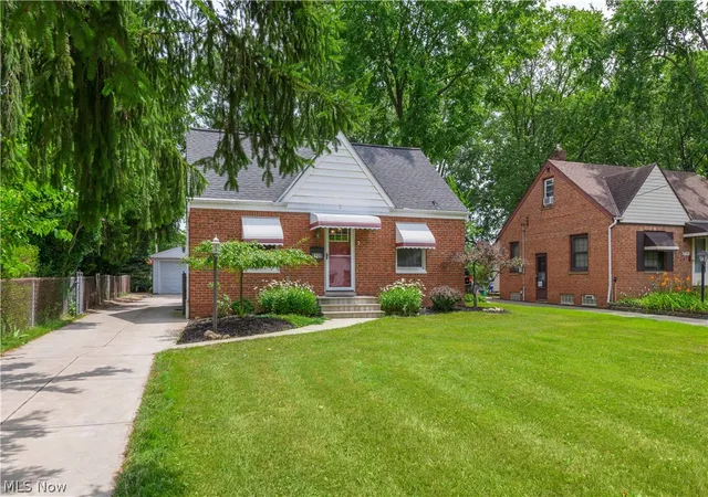 3rd image of 6729 Orchard Blvd, Cleveland, OH 44130 | MLS# 5230353