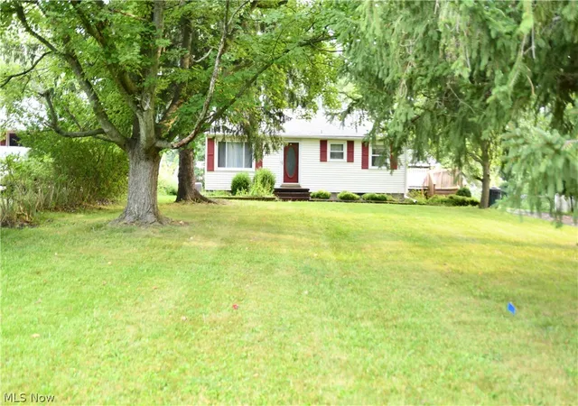 2nd image of 2194 Clearview Ave Nw, Warren, OH 44483 | MLS# 5230921