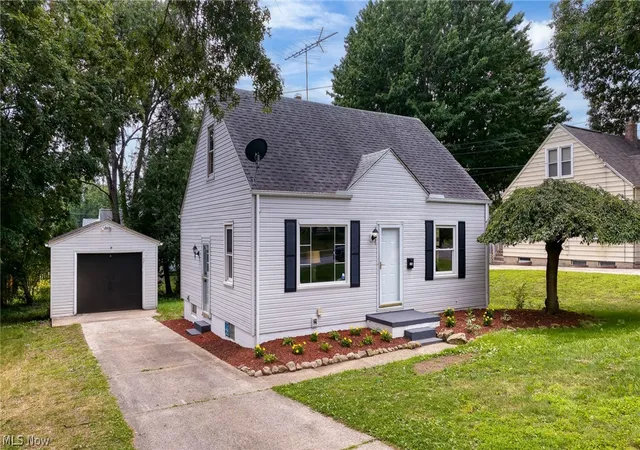 2nd image of 106 E Dresden Ave, Akron, OH 44301 | MLS# 5231141