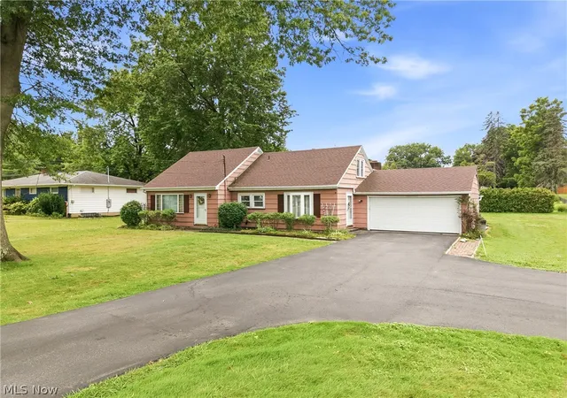 Photo 2 of Single family home for sale at 2325 North Rd, Warren, OH 44483 | MLS# 5231175 | Listing updated on 2026-08-31