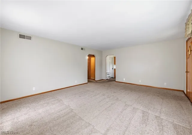 Photo 4 of Single family home for sale at 2325 North Rd, Warren, OH 44483 | MLS# 5231175 | Listing updated on 2026-10-05