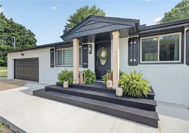 3rd image of 1210 Killian Rd, Akron, OH 44312 | MLS# 5229450