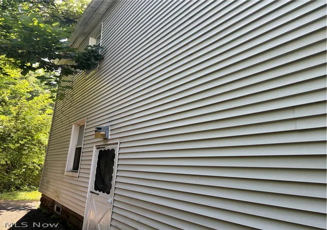 Photo 4 of Single family home for sale at 594 E 107th Street, Cleveland, OH 44108 | MLS# 5231182 | Listing updated on 2026-08-11