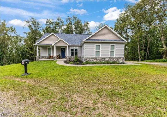 2nd image of 119 Riverside Dr, New Cumberland, WV 26047 | MLS# 5231232