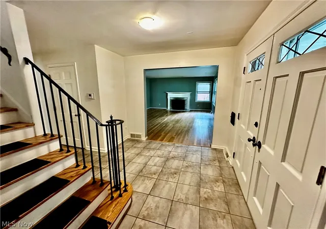 4th image of 1160 Lisa Ann Dr, Akron, OH 44313 | MLS# 5226910