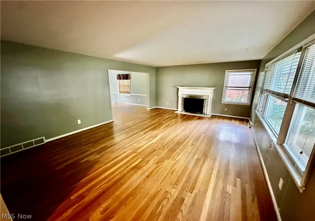 5th image of 1160 Lisa Ann Dr, Akron, OH 44313 | MLS# 5226910