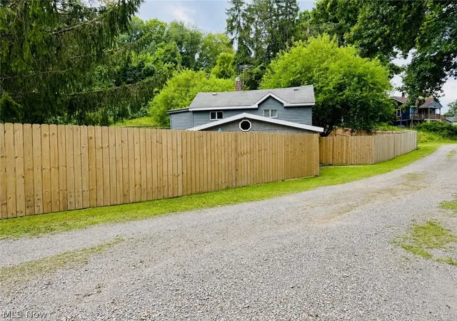 3rd image of 137 Penfield Rd, Steubenville, OH 43953 | MLS# 5231095