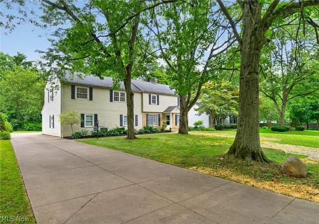 Photo 3 of Single family home for sale at 444 Hampshire Rd, Akron, OH 44313 | MLS# 5231326 | Listing updated on 2026-08-25