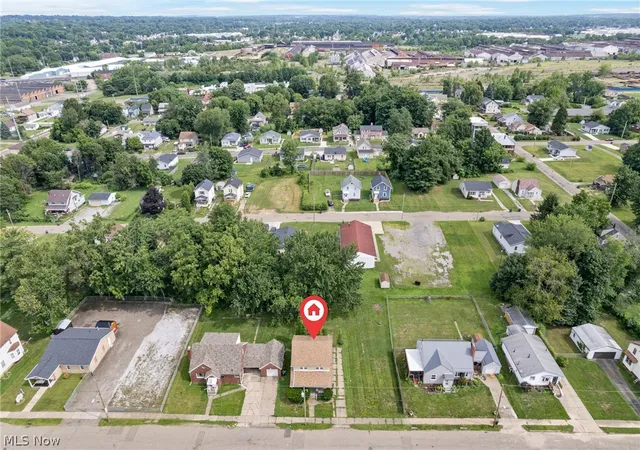 2nd image of 2203 5th St Ne, Canton, OH 44704 | MLS# 5231058