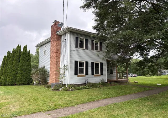 Photo 3 of Single family home for sale at 322 W Main St, Canfield, OH 44406 | MLS# 5231150 | Listing updated on 2026-08-03