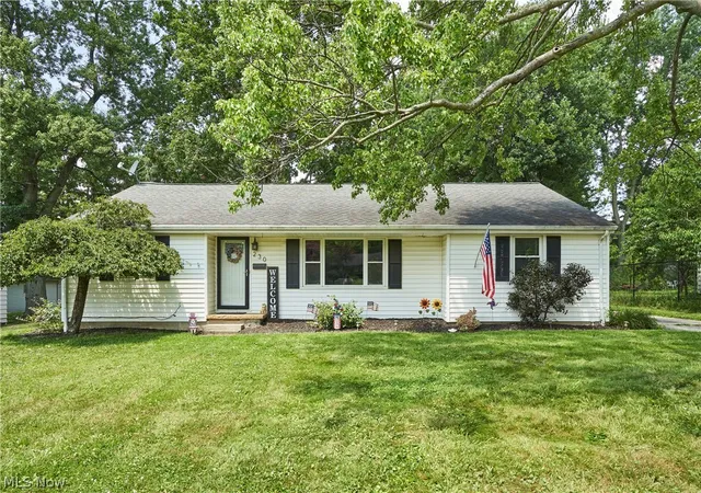 1st image of 230 Valley View Dr, Wadsworth, OH 44281 | MLS# 5229795