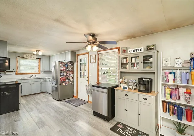 5th image of 230 Valley View Dr, Wadsworth, OH 44281 | MLS# 5229795