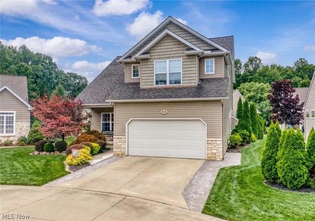 Photo 3 of Single family home for sale at 3528 Brook Ct, Avon, OH 44011 | MLS# 5231074 | Listing updated on 2026-08-31