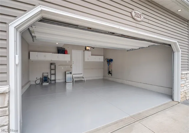 Photo 5 of Single family home for sale at 3528 Brook Ct, Avon, OH 44011 | MLS# 5231074 | Listing updated on 2026-08-31