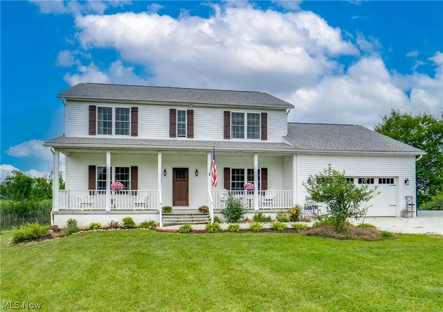 2nd image of 7253 Edison St Ne, Hartville, OH 44632 | MLS# 5231181
