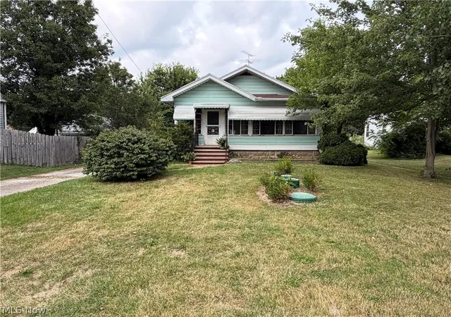 2nd image of 2048 Grafton Rd, Elyria, OH 44035 | MLS# 5231488
