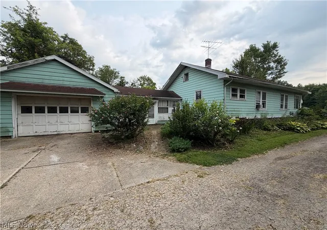 4th image of 2048 Grafton Rd, Elyria, OH 44035 | MLS# 5231488