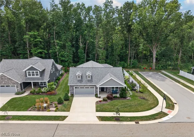 3rd image of 2060 Hawthorn Ct, Green, OH 44720 | MLS# 5231052