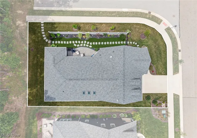5th image of 2060 Hawthorn Ct, Green, OH 44720 | MLS# 5231052