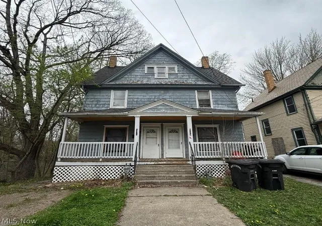 Multi family home for sale at 121 Neufer Ct, Elyria, OH 44035 | MLS# 5231117